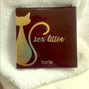 tarte sexy kitten LMTD EDITION eyeshadow palette